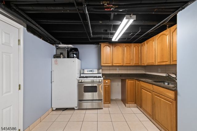 252 Springfield Ave, Hasbrouck Heights Boro, NJ 07604