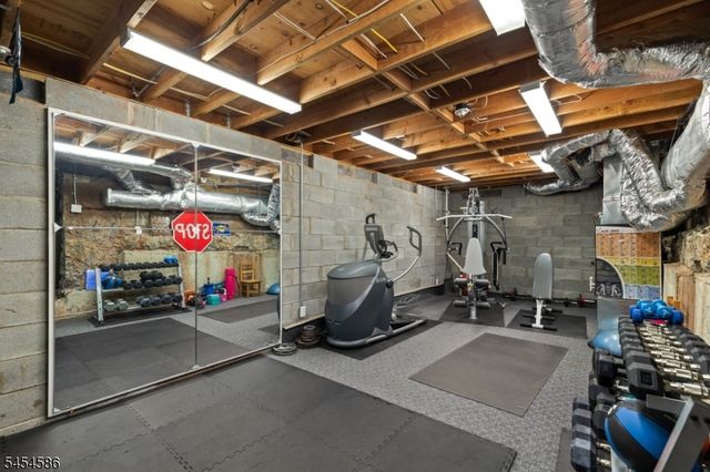 252 Springfield Ave, Hasbrouck Heights Boro, NJ 07604