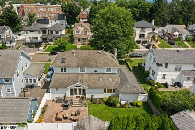 252 Springfield Ave, Hasbrouck Heights Boro, NJ 07604