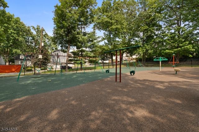 252 Springfield Ave, Hasbrouck Heights Boro, NJ 07604