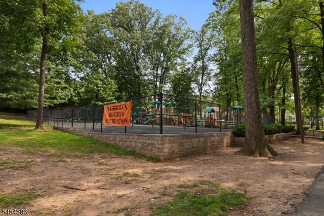 252 Springfield Ave, Hasbrouck Heights Boro, NJ 07604