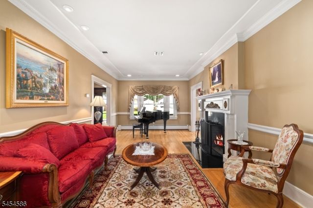 252 Springfield Ave, Hasbrouck Heights Boro, NJ 07604