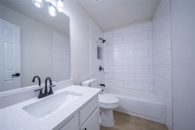 152 Rolling Hills Place, Lancaster, TX 75146