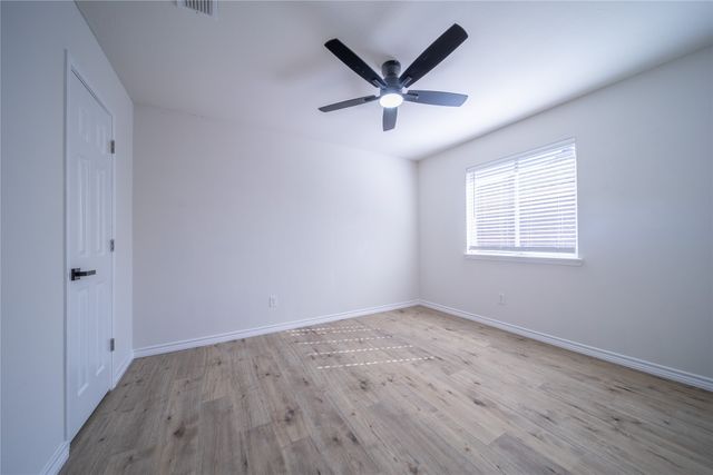 152 Rolling Hills Place, Lancaster, TX 75146