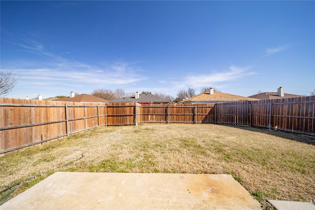 152 Rolling Hills Place, Lancaster, TX 75146