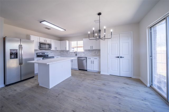 152 Rolling Hills Place, Lancaster, TX 75146