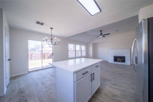 152 Rolling Hills Place, Lancaster, TX 75146