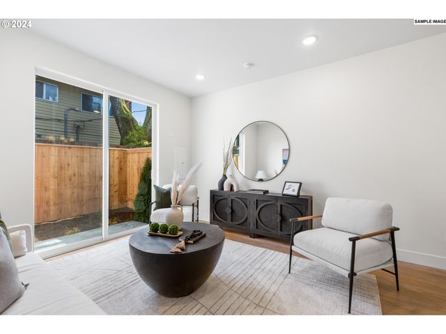 6649 N Fessenden St, Portland, OR 97203