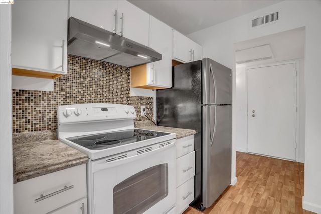 490 N Civic Dr 409, Walnut Creek, CA 94596