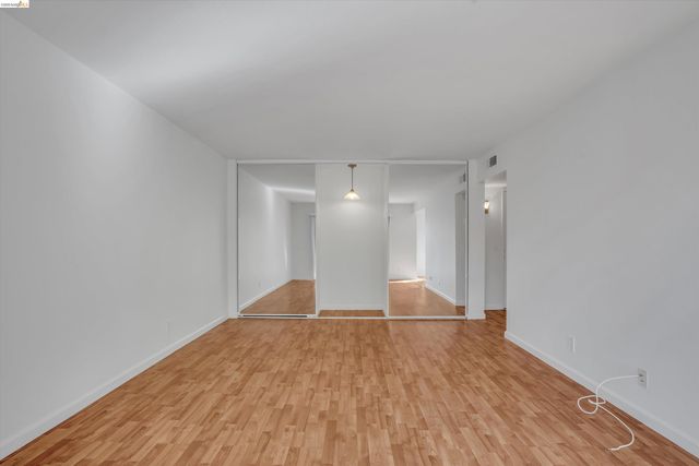 490 N Civic Dr 409, Walnut Creek, CA 94596