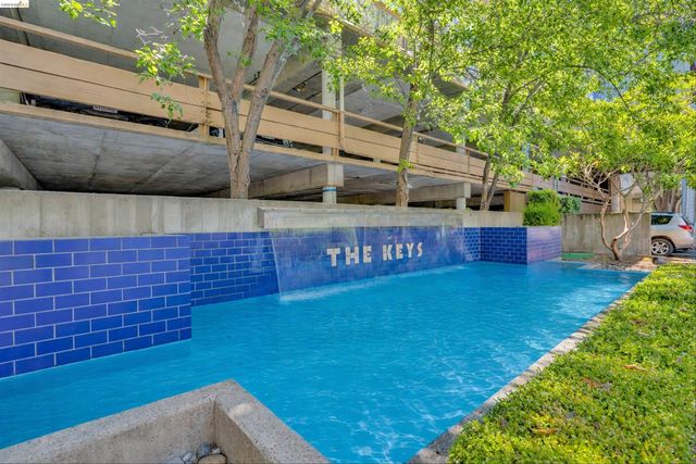 490 N Civic Dr 409, Walnut Creek, CA 94596