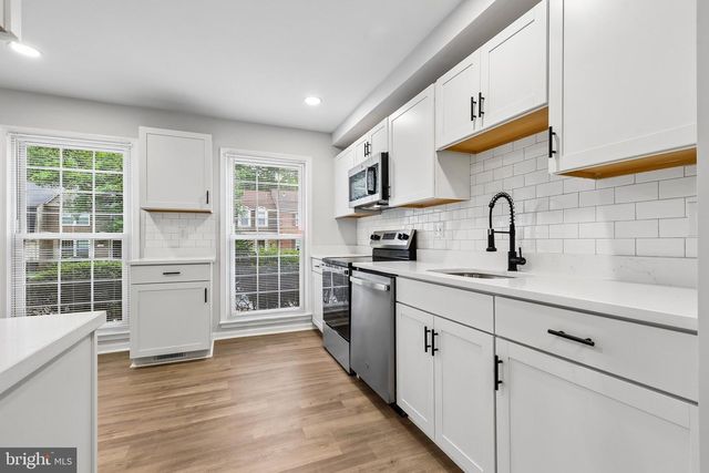 7937 BETHELEN WOODS LN, Springfield, VA 22153