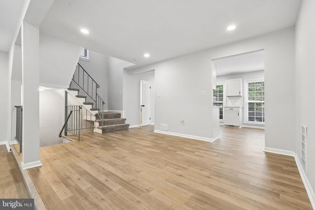 7937 BETHELEN WOODS LN, Springfield, VA 22153