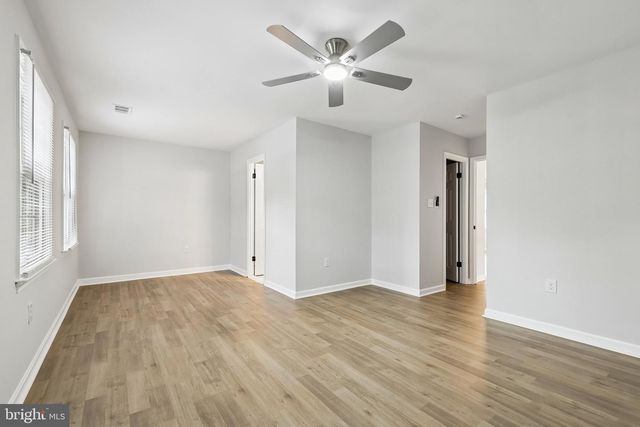 7937 BETHELEN WOODS LN, Springfield, VA 22153