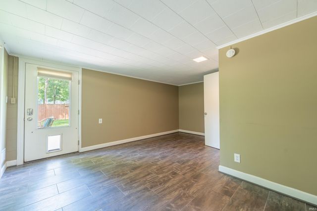 910 S Manor Road, Bloomington, IN 47401