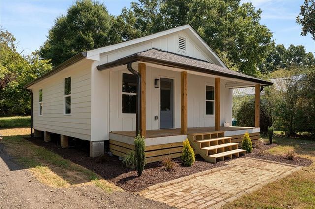 130 N Cass Street, Adairsville, GA 30103