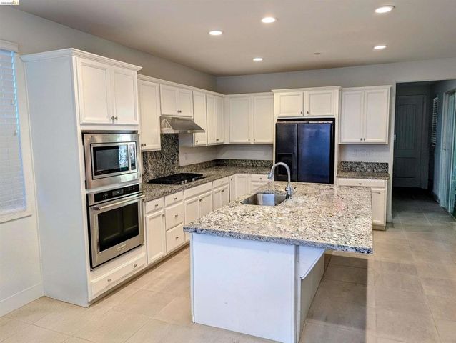 103 E Vince St, Mountain House, CA 95391