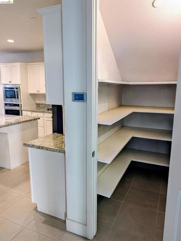103 E Vince St, Mountain House, CA 95391