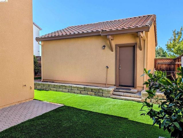 103 E Vince St, Mountain House, CA 95391