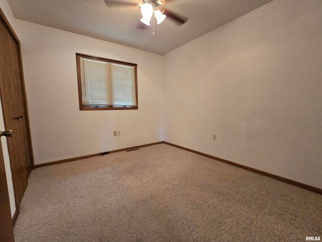 301 4TH Street 4, Fulton, IL 61252