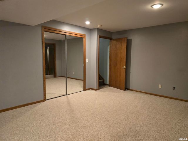 301 4TH Street 4, Fulton, IL 61252