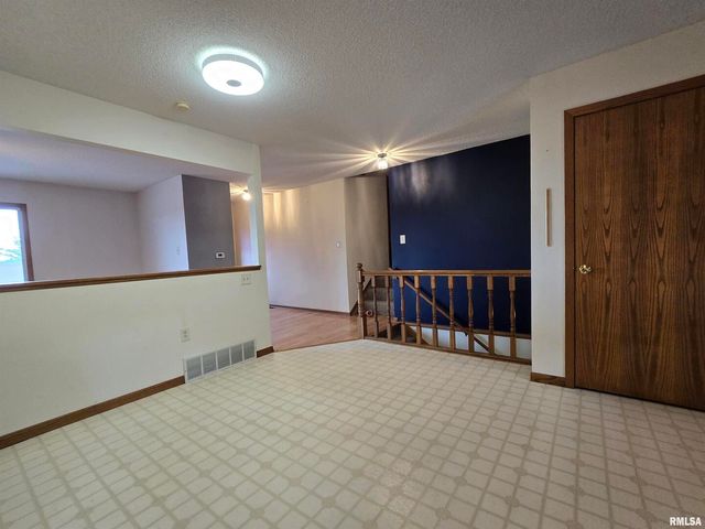 301 4TH Street 4, Fulton, IL 61252