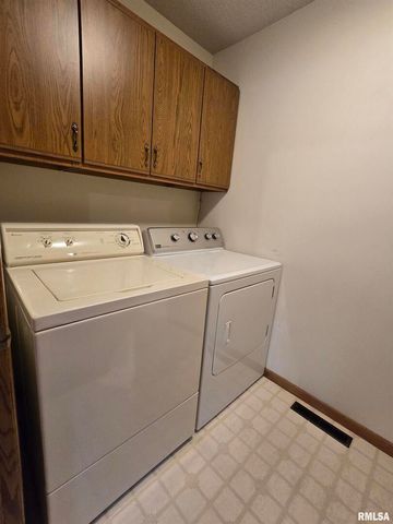 301 4TH Street 4, Fulton, IL 61252