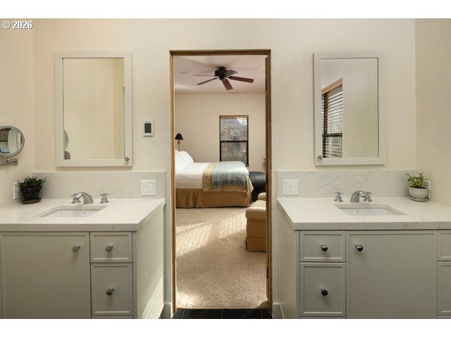 570 TOMS Dr, Hood River, OR 97031