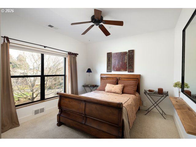 570 TOMS Dr, Hood River, OR 97031