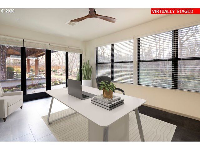 570 TOMS Dr, Hood River, OR 97031