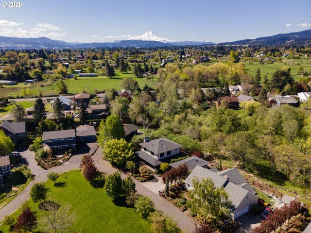 570 TOMS Dr, Hood River, OR 97031