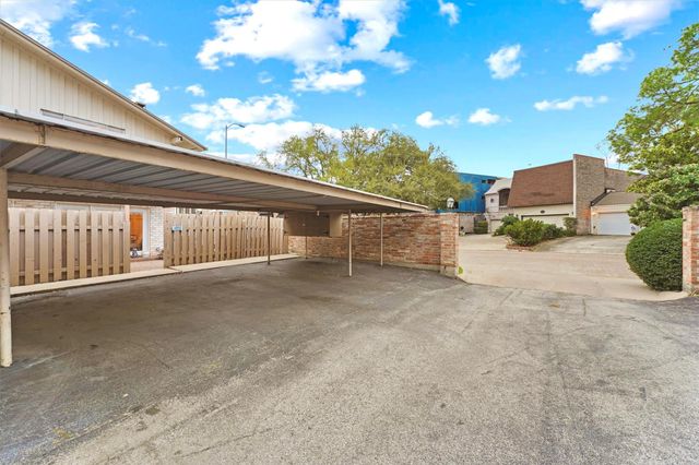 1953 Stoney Brook Drive 1953, Houston, TX 77063