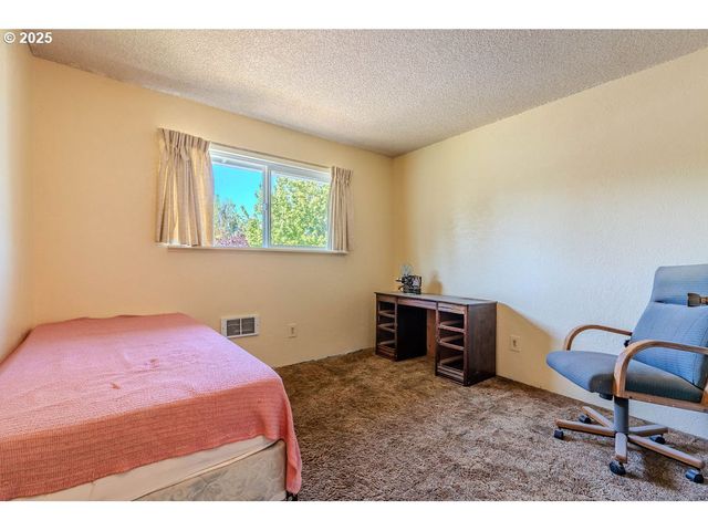 1538 Ne PAROPA Ct, Gresham, OR 97030