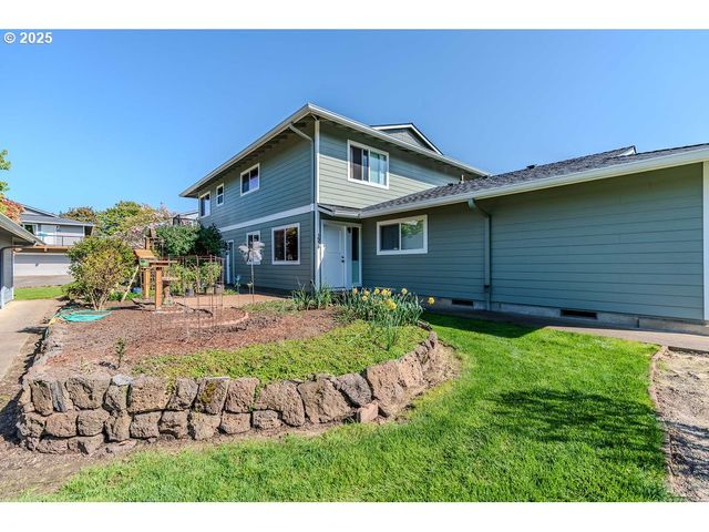 1538 Ne PAROPA Ct, Gresham, OR 97030
