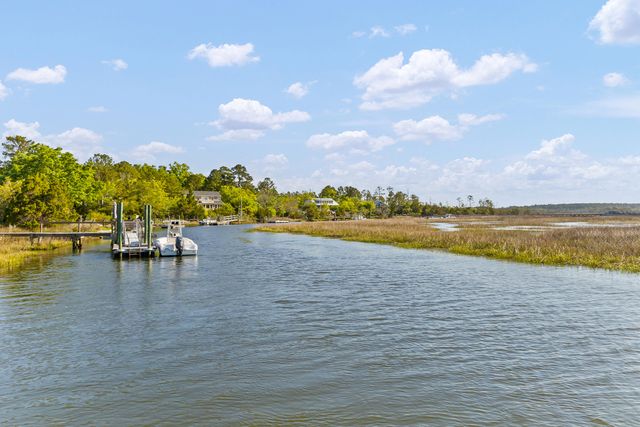 127 Drew Lane, Charleston, SC 29492