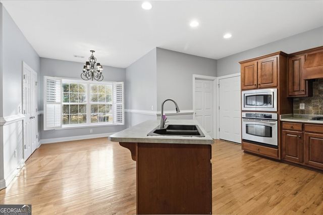 2235 Hawthorne Trace, Monroe, GA 30655