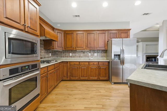 2235 Hawthorne Trace, Monroe, GA 30655