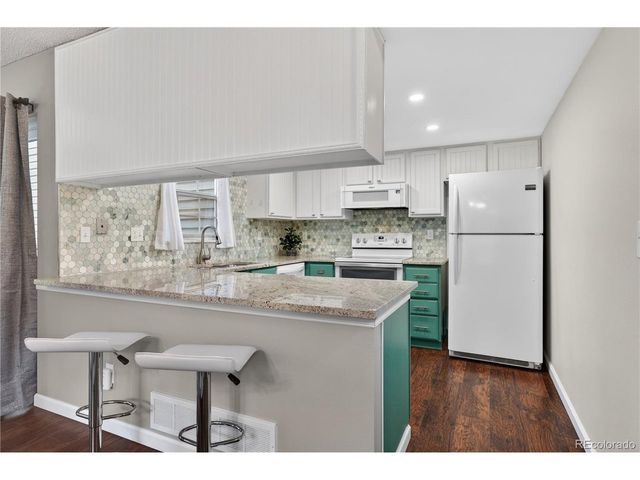 12584 E Pacific Cir A, Aurora, CO 80014