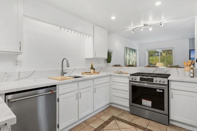 6901 QUAIL Place A, Carlsbad, CA 92009