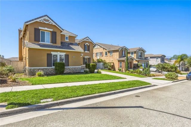 11268 Price Dr, Loma Linda, CA 92354