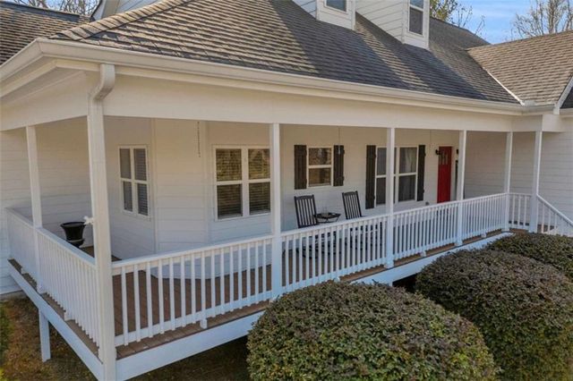 3020 Meadow Trail, Loganville, GA 30052