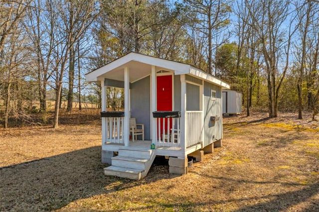 3020 Meadow Trail, Loganville, GA 30052