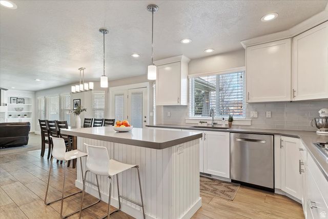 6043 N LARIAT LN, Mountain Green, UT 84050