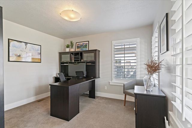 6043 N LARIAT LN, Mountain Green, UT 84050