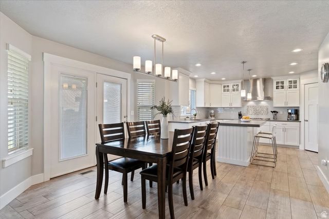 6043 N LARIAT LN, Mountain Green, UT 84050