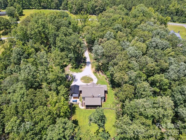 820 King Road, Clover, SC 29710