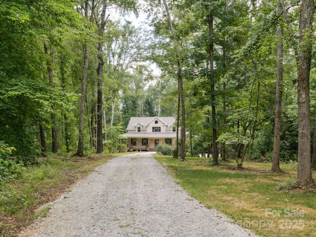 820 King Road, Clover, SC 29710