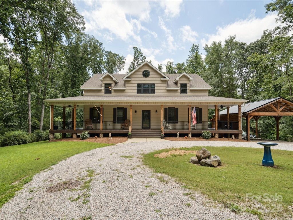 820 King Road, Clover, SC 29710