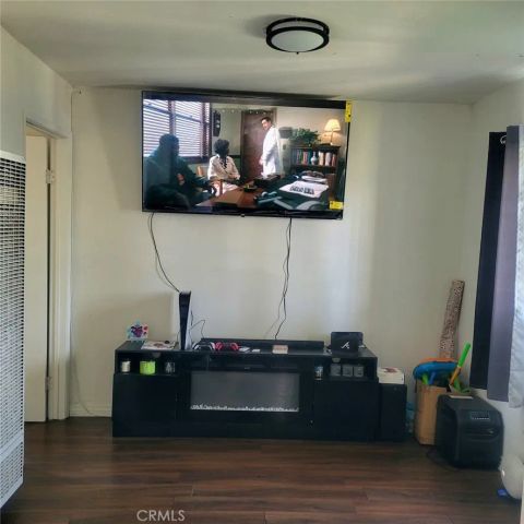 9017 S Budlong, Los Angeles, CA 90044