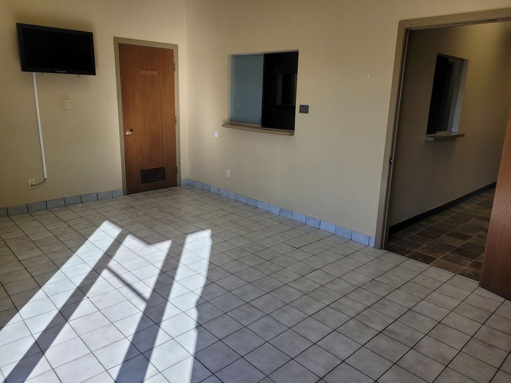 Image 2 of property listing at 3307 Broadway Street 130, Mt Vernon, IL 62864